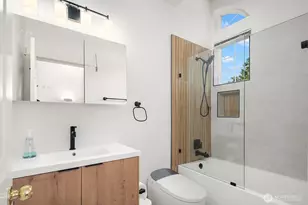 2020 132nd Ave SE, Bellevue, WA 98005 - Photo 17