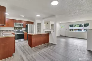 348 NE Holly Leaf Ln, Bremerton, WA 98311 - Photo 3
