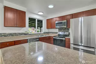 348 NE Holly Leaf Ln, Bremerton, WA 98311 - Photo 5