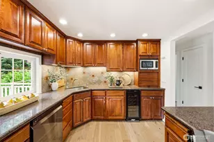 13910 120th Ave NE, Kirkland, WA 98034 - Photo 9