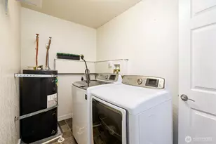 9255 Greenwood Ave N, Seattle, WA 98103 - Photo 19