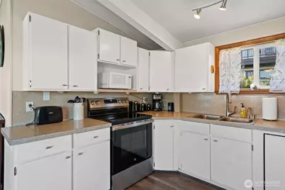 2519 Island Drive NW, Olympia, WA 98502 - Photo 7