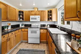 2126 N 86th St, Seattle, WA 98103 - Photo 9