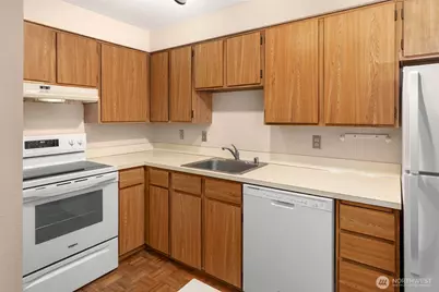 12715 NE 120th Street #C3, Kirkland, WA 98034 - Photo 9
