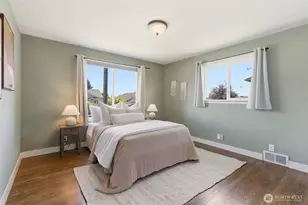 6825 Linden Ave N, Seattle, WA 98103 - Photo 17