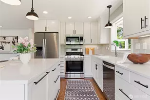 6825 Linden Ave N, Seattle, WA 98103 - Photo 13