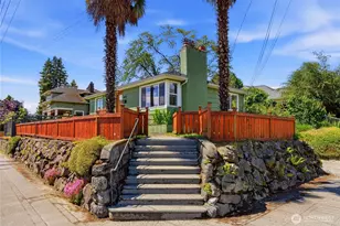 6825 Linden Ave N, Seattle, WA 98103 - Photo 3