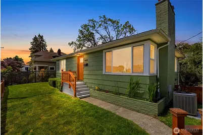 6825 Linden Avenue N, Seattle, WA 98103 - Photo 1