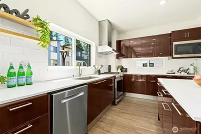 537 Glacier Walk SE, Sammamish, WA 98074 - Photo 11