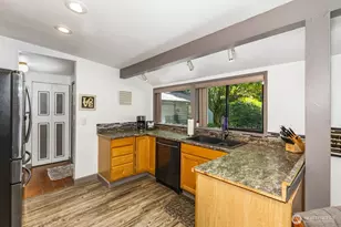 3827 212th St SW, Lynnwood, WA 98036 - Photo 7