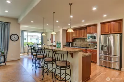 323 240th Place SE, Sammamish, WA 98074 - Photo 7
