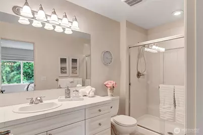 323 240th Place SE, Sammamish, WA 98074 - Photo 27