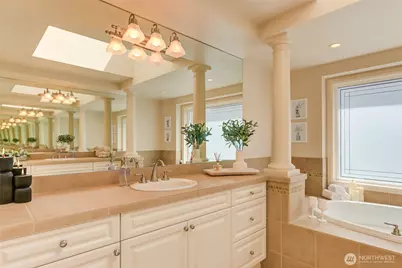 323 240th Place SE, Sammamish, WA 98074 - Photo 23