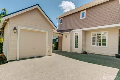 323 240th Place SE, Sammamish, WA 98074 - Photo 33