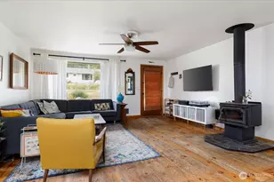 975 Ferry Ave, Coupeville, WA 98239 - Photo 5