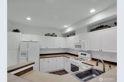 12530 Admiralty Way #C102, Everett, WA 98204 - Photo 9