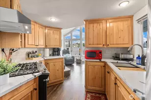 2706 Westlake Ave N, Seattle, WA 98109 - Photo 13