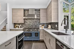 25720 NE 4th Pl, Sammamish, WA 98074 - Photo 5