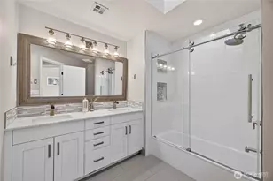 25720 NE 4th Pl, Sammamish, WA 98074 - Photo 27