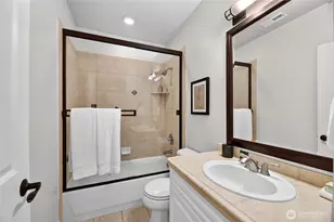 25720 NE 4th Pl, Sammamish, WA 98074 - Photo 35