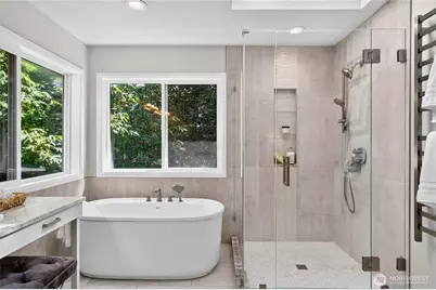 25720 NE 4th Place, Sammamish, WA 98074 - Photo 23