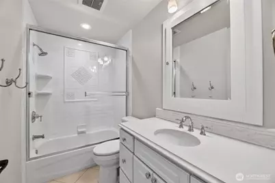 25720 NE 4th Place, Sammamish, WA 98074 - Photo 29