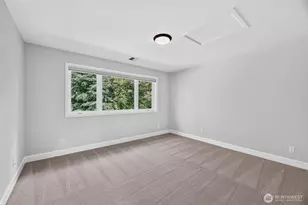 25720 NE 4th Pl, Sammamish, WA 98074 - Photo 27