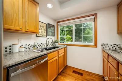 9626 NE 129th Place, Kirkland, WA 98034 - Photo 9