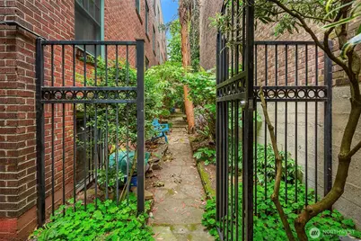 408 Bellevue Avenue E #205, Seattle, WA 98102 - Photo 27