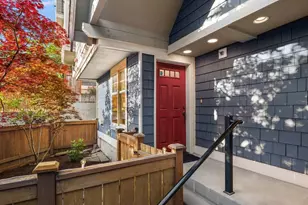 3670 Dayton Ave N, Seattle, WA 98103 - Photo 3