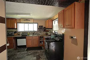 10433 1st Ave SW, Burien, WA 98146 - Photo 5