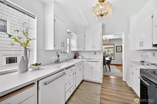 3722 SW Grayson St, Seattle, WA 98126 - Photo 11