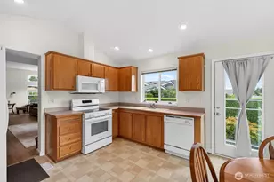5801 89th St Ct E, Puyallup, WA 98371 - Photo 7