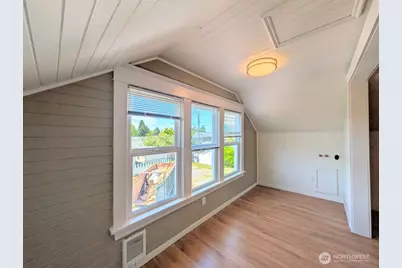 1022 Oakes Avenue #B, Everett, WA 98201 - Photo 11