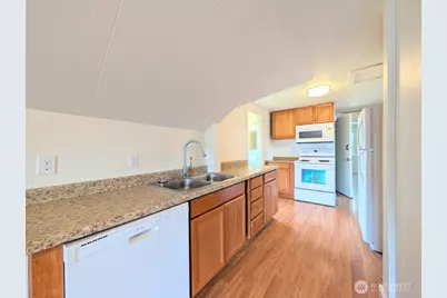 1022 Oakes Avenue #B, Everett, WA 98201 - Photo 9