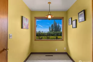 3923 Cliffside Dr, Bellingham, WA 98225 - Photo 15