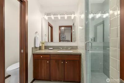 6007 Hazelwood Lane SE, Bellevue, WA 98006 - Photo 33