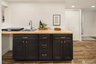 1307 W Boston St, Seattle, WA 98119 - Photo 23