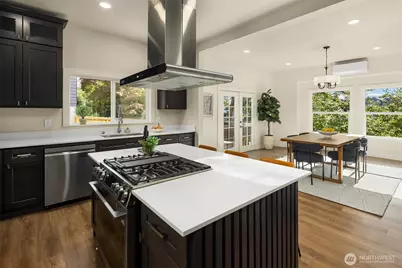 1307 W Boston Street, Seattle, WA 98119 - Photo 11