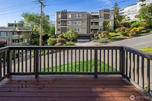 1307 W Boston St, Seattle, WA 98119 - Photo 27