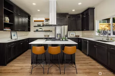 1307 W Boston Street, Seattle, WA 98119 - Photo 9