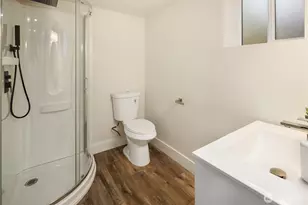 1307 W Boston St, Seattle, WA 98119 - Photo 25