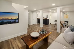 1307 W Boston St, Seattle, WA 98119 - Photo 21