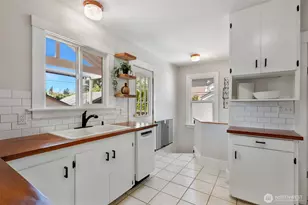 10327 Stone Ave N, Seattle, WA 98133 - Photo 7