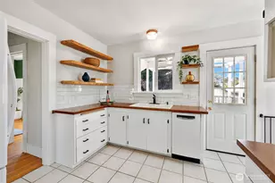 10327 Stone Ave N, Seattle, WA 98133 - Photo 9