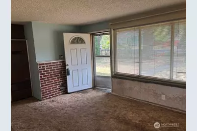 741 N 128th Street, Seattle, WA 98133 - Photo 9