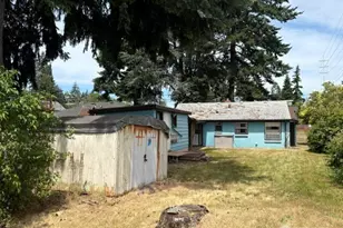 741 N 128th St, Seattle, WA 98133 - Photo 11