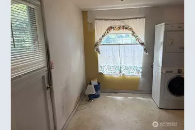 741 N 128th Street, Seattle, WA 98133 - Photo 5