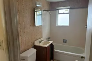 741 N 128th St, Seattle, WA 98133 - Photo 3