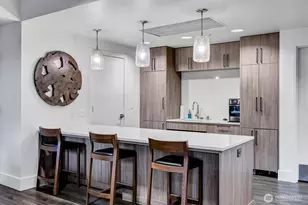 910 Lenora St, Seattle, WA 98121 - Photo 33